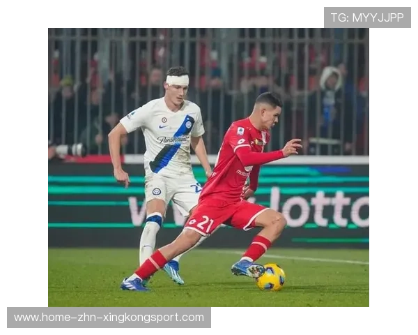 波尔图塔雷米欧洲步过人后推射再现经典瞬间，绝美技艺让人惊叹！